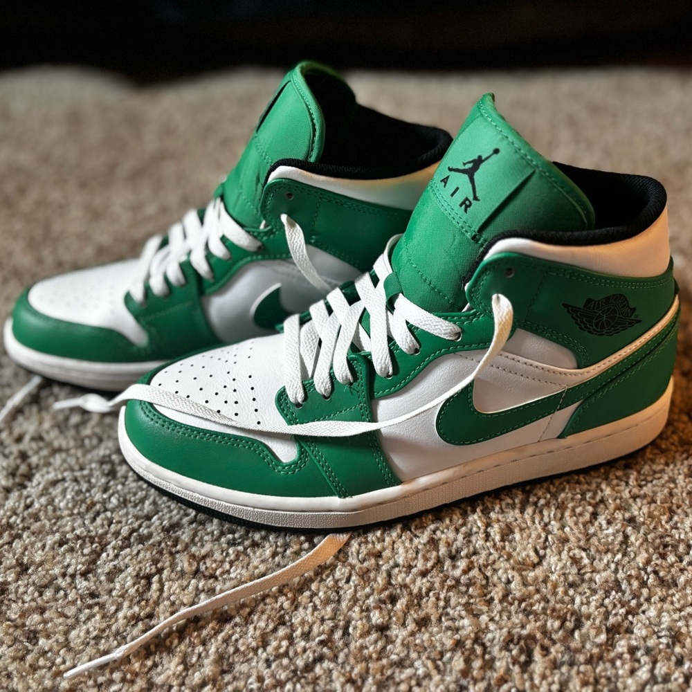 Jordan 1 Mid - Lucky Green - Picture 2 of 5